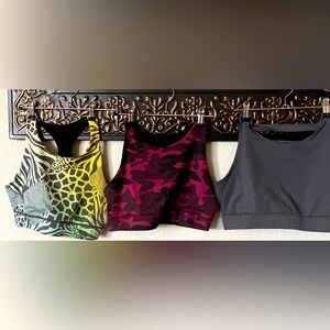 YELETE ACTIVE sports bras size Medium smoke-free home quantity of three